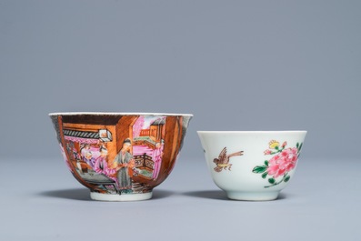 Deux tasses et soucoupes en porcelaine de Chine famille rose, Yongzheng/Qianlong