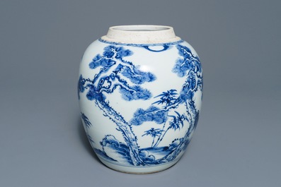 Un pot &agrave; gingembre en porcelaine de Chine bleu et blanc, Kangxi