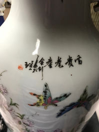 Un vase en porcelaine de Chine famille rose &agrave; double d&eacute;cor, 19/20&egrave;me