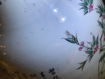 Deux vases en porcelaine de Chine famille rose aux double d&eacute;cors, 19/20&egrave;me