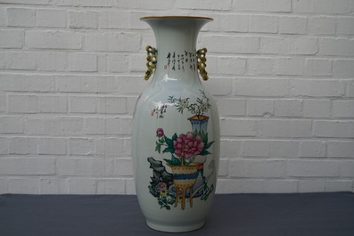 A Chinese famille rose two-sided design vase, 19/20th C.