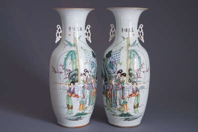 A pair of Chinese famille rose vases with ladies in a garden, 19/20th C.