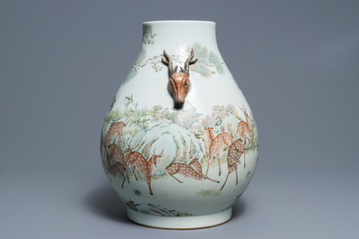 A Chinese qianjiang cai hu-shaped deer vase, 19/20th C.