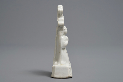 Une crucifix en porcelaine blanc de Chine de Dehua, Kangxi/Qianlong