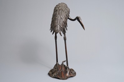 A tall bronze model of a crane, Japan, Edo/Meiji, 18/19th C.