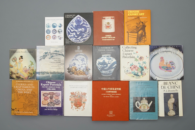 37 livres sur les porcelaines de Chine de la Dynastie Qing pour la Compagnie des Indes, incl. quelques oeuvres rares