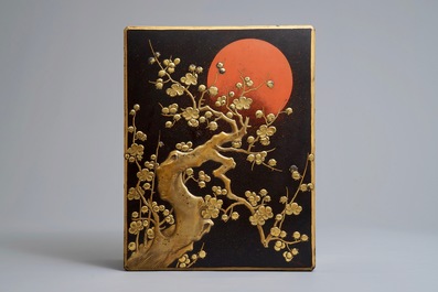 Een grote Japanse lakwerk 'suzuribako' schrijfkist met prunusdecor, Edo of Meiji, 18/19e eeuw