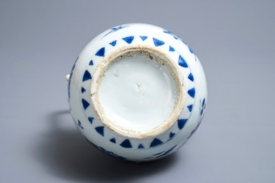 A Chinese blue and white double gourd ewer, Transitional period