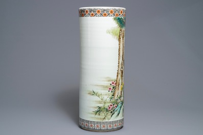 A cylindrical Chinese famille rose vase with roosters, Republic, 20th C.