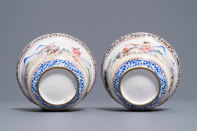 A pair of fine Chinese Canton enamel bowls and covers, Yongzheng/Qianlong