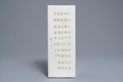 Een vierkante Chinese qianjiang cai hoedensteun, gesign. Mei Fengqiao, 19e eeuw