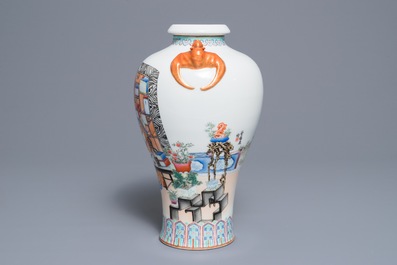 A fine Chinese famille rose meiping vase with bat handles, seal mark, Republic, 20th C.