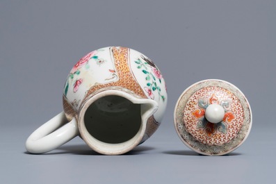 Une paire de soucoupes et un cr&eacute;mier en porcelaine de Chine famille rose, Yongzheng
