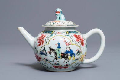 Een Chinese famille rose theepot met deksel, Yongzheng/Qianlong