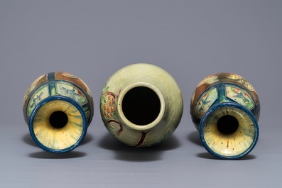Trois vases en poterie flamande, 1&egrave;re moiti&eacute; du 20&egrave;me