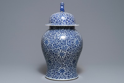 A large Chinese blue and white 'lotus scroll' vase and cover, 19th C.