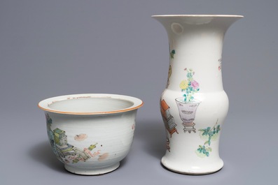 Un vase et une jardini&egrave;re en porcelaine de Chine qianjiang cai, 19/20&egrave;me