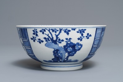 Un bol en porcelaine de Chine bleu et blanc, marque et &eacute;poque de Kangxi