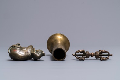 A Sino-Tibetan bronze dorj, an inlaid elephant and a Japanese vase, 18/19th C.