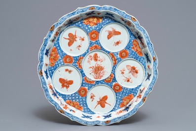 A Chinese Imari-style condiments dish, a covered jug and a mug, Kangxi/Qianlong