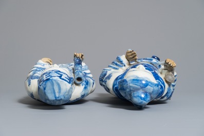 A pair of Chinese blue and white figures, poss. for the Vietnamese market, 19th C.