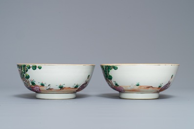 Une paire de bols en porcelaine de Chine famille rose &agrave; d&eacute;cor de 'la cueillette des cerises', Qianlong
