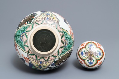 A Chinese famille verte Kangxi-style jar and cover, 19th C.