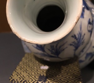 A Chinese blue and white double gourd vase, Transitional period