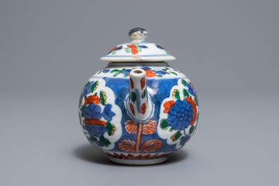 A Chinese famille verte teapot and cover, Kangxi