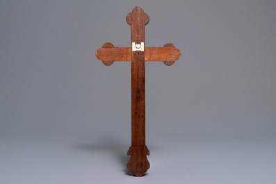 A Chinese mother-of-pearl inlaid wooden apostle cross, prob. Macau, 18/19th C.