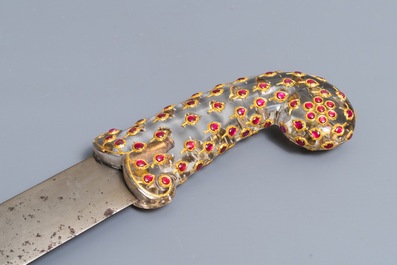 A Mughal-style pink gemset rock crystal hilted dagger, India, 19/20th C.