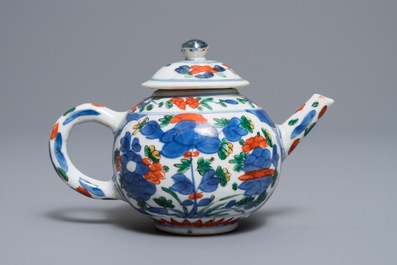 A Chinese famille verte teapot and cover, Kangxi