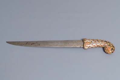 A Mughal-style pink gemset rock crystal hilted dagger, India, 19/20th C.