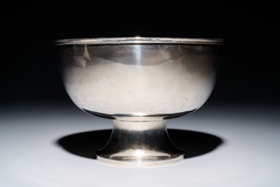 A Chinese silver 'Shou Lao' stem bowl, 19/20th C.