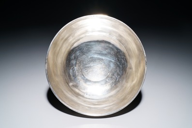 A Chinese silver 'Shou Lao' stem bowl, 19/20th C.