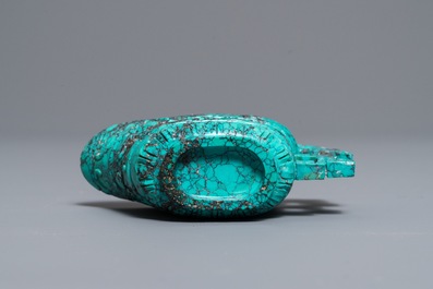 A Chinese carved turquoise libation cup, 19/20th C.