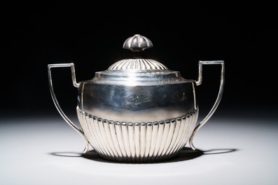 A silver tea service on tray, prob. Germany, late 19th C.