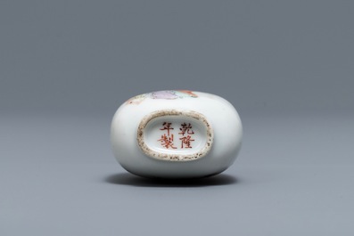 A Chinese qianjiang cai snuff bottle with a lady at a table, 19/20th C.