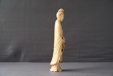 A Chinese carved ivory figure of Guanyin, 18th C.