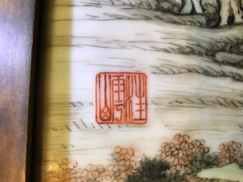 Une plaque en porcelaine de Chine qianjiang cai, sign&eacute;e Wang Yun Shan, dat&eacute;e 1932