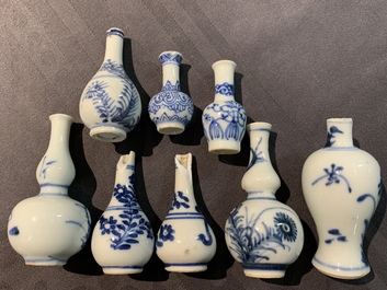 Een collectie diverse Chinese miniatuur vaasjes, Kangxi en later