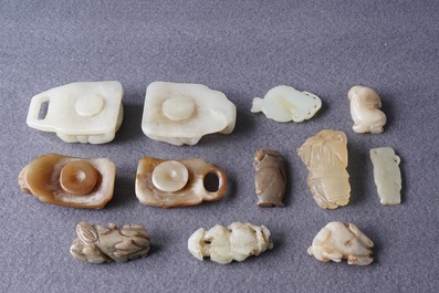 Fifteen Chinese jade and hardstone carvings, 19/20th C.