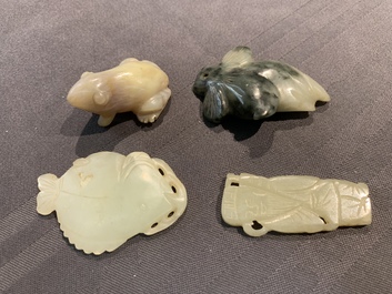 Quinze pi&egrave;ces diverses en jade sculpt&eacute;, Chine, 19/20&egrave;me