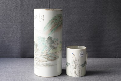 Un porte-chapeau et une chope en porcelaine de Chine qianjiang cai, sign&eacute; Ren Huanzhang, 19&egrave;me