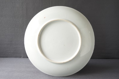 Un plat en porcelaine de Chine famille verte, Kangxi