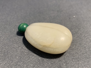 Quinze tabati&egrave;res en jade, agate, malachite et autres pierres, 18/20&egrave;me