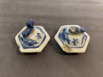 Un lot vari&eacute; en porcelaine de Chine bleu et blanc, 19&egrave;me