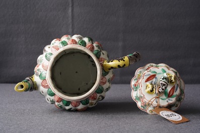 A Chinese famille verte teapot and cover, Kangxi