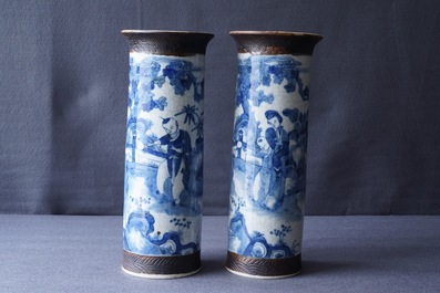 Quatre vases en porcelaine de Chine bleu et blanc, 19&egrave;me