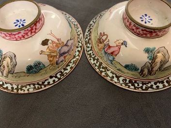 A pair of fine Chinese Canton enamel bowls and covers, Yongzheng/Qianlong